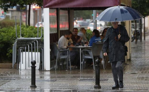 La lluvia sorprende a Valencia de madrugada: ¿dónde puede llover hoy en la Comunitat?