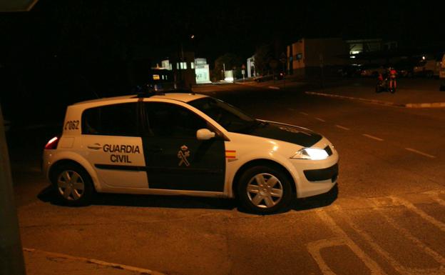 Tres encapuchados atracan una casa de apuestas en Picassent