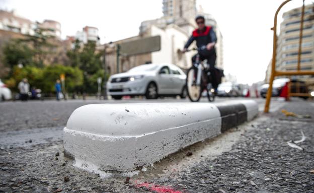 Dos heridos en el atropello de un patinete a una mujer en Valencia