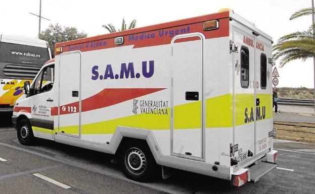 Una mujer de 36 años cae de unos tres metros de altura en un centro deportivo de l'Eliana