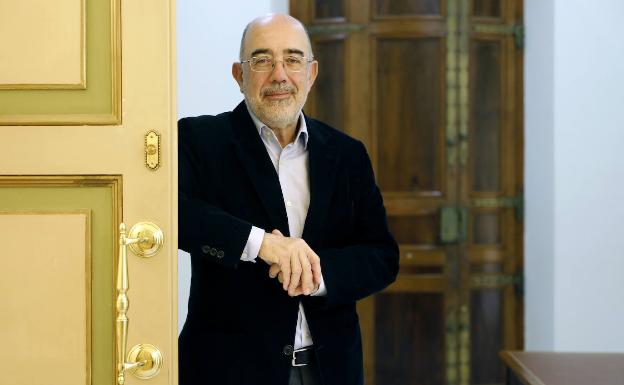 Pedro Coca: «Es inmoral usar la portavocía del Consell para lanzar consignas de partido contra la ampliación del Puerto»