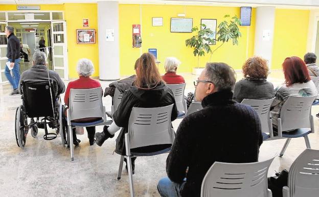 «Llevo todo un año a la espera de una ecografía»