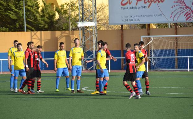 El CD Dénia muestra su peor cara ante el Alcàsser y deja escapar los puntos