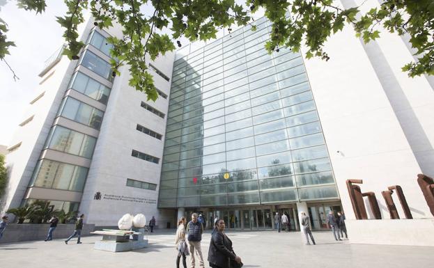 Dos años de cárcel para un abogado valenciano por dar de alta a más de 300 falsos trabajadores y estafar 225.000 euros