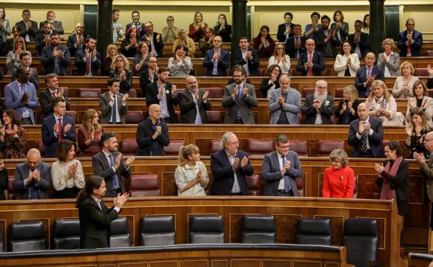 Sánchez se anota el primer éxito de la legislatura con la eutanasia