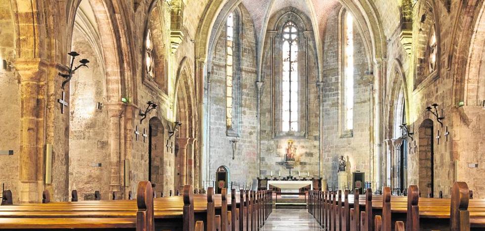 Una iglesia hospitalaria en el centro de Valencia