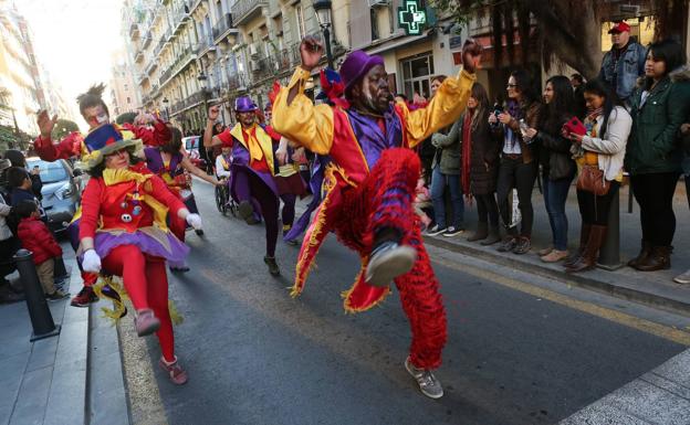 El Carnaval de Ruzafa llena de color las calles de Valencia: horario y recorrido en 2020