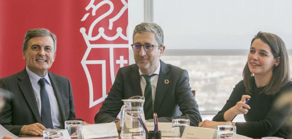 El Gobierno promete más maquinistas y billetes gratis por los retrasos en Cercanías