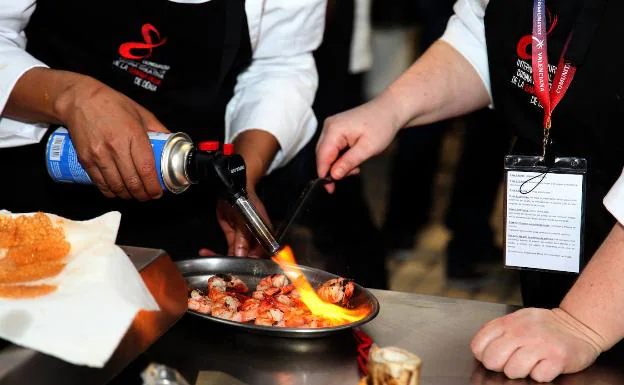 Estrellas Michelin y un cocinero del restaurante Masterchef, entre los 8 finalistas del Concurso de la Gamba Roja de Dénia