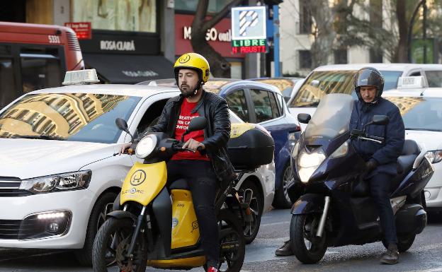 La policía alerta del riesgo de explosiones por el robo de baterías de motos eléctricas