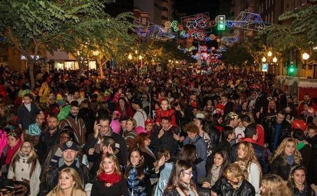 La Policía Local perseguirá el botellón en adultos y menores en Carnaval