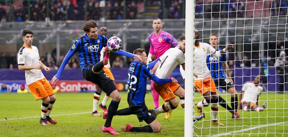 El Valencia acelera la búsqueda de un central tras la goleada de San Siro