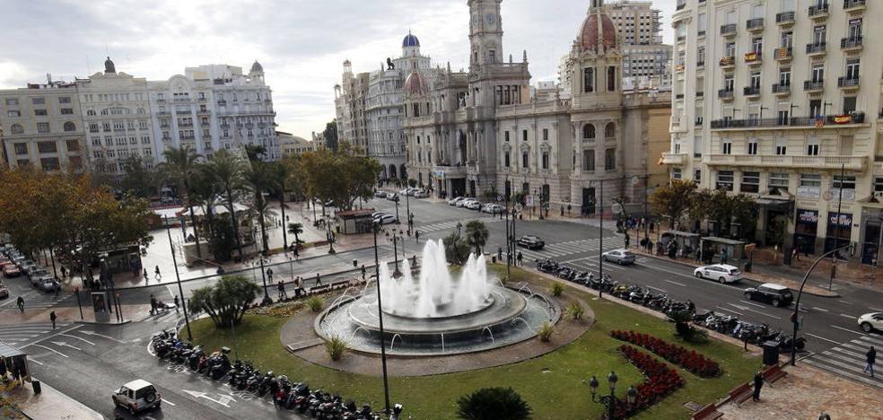La nueva plaza del Ayuntamiento de Valencia será roja