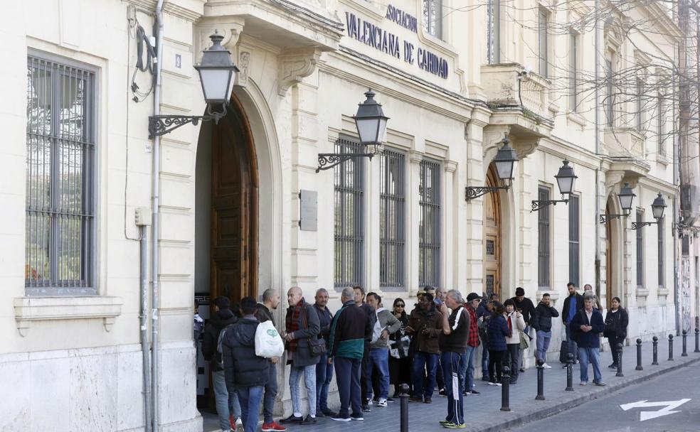 La falta de recursos desborda la pobreza en Valencia