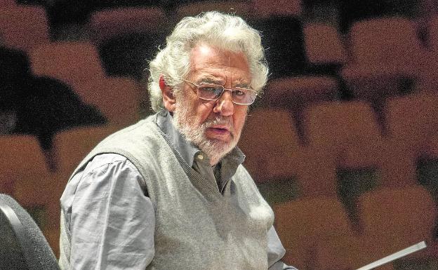 Les Arts, a un paso de romper con Plácido Domingo tras asumir el tenor los abusos