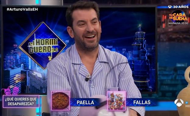 Arturo Valls elige en 'El Hormiguero' entre las Fallas y la paella