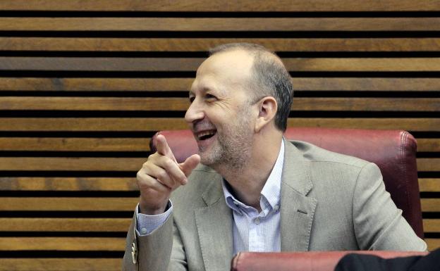 PSPV y Compromís sondean a Alexis Marí para que presida el consejo rector de À Punt