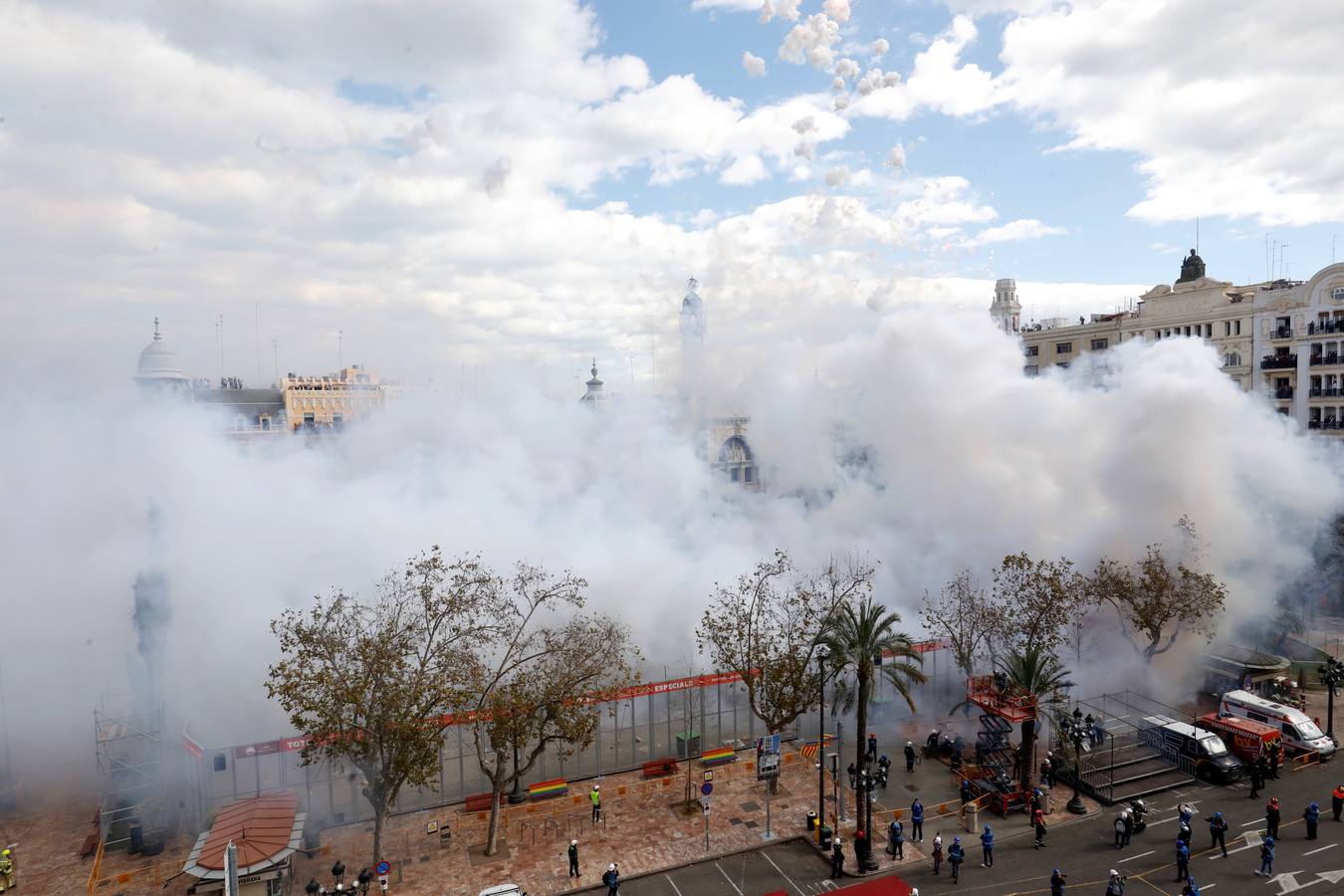 Primera mascletà de las Fallas 2020: pirotecnia Peñarroja