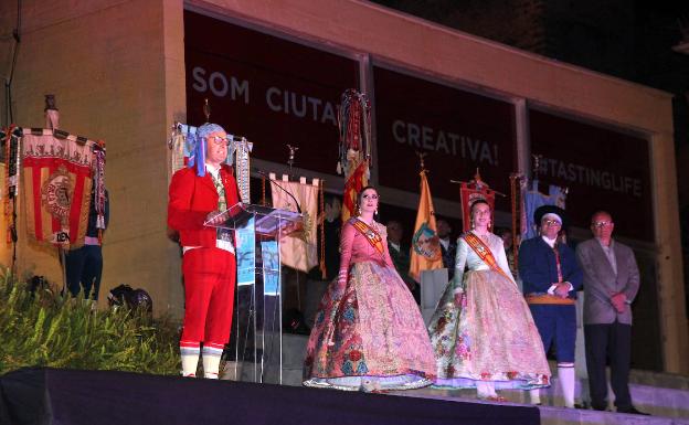 El pregonero aboga por Fallas «inclusivas y sin pin» en Dénia