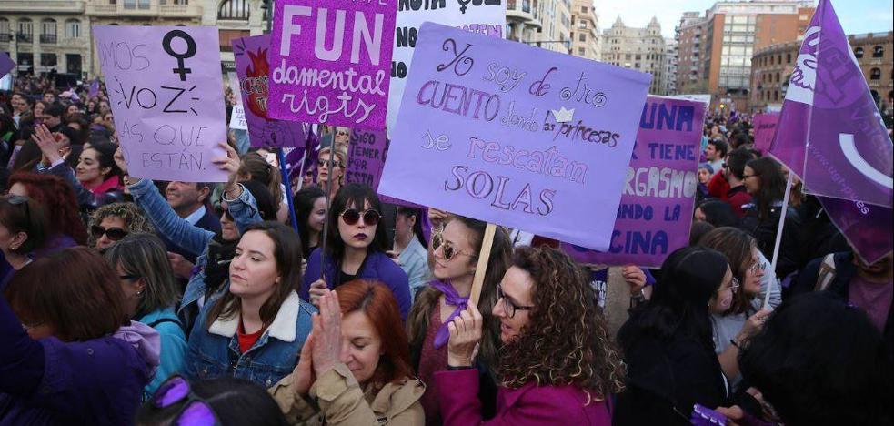 Manifestación 8M en Valencia: Miles de voces claman por la igualdad