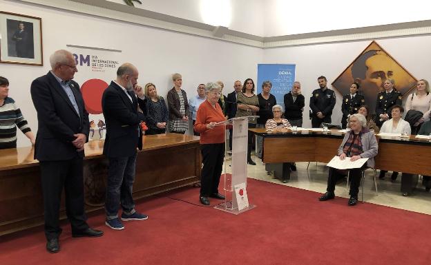 Dénia rinde homenaje a las primeras alumnas del centro de Educación de Personas Adultas