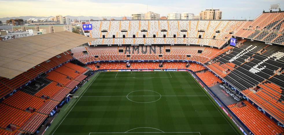 El Valencia contacta con los abonados por los dos partidos a puerta cerrada