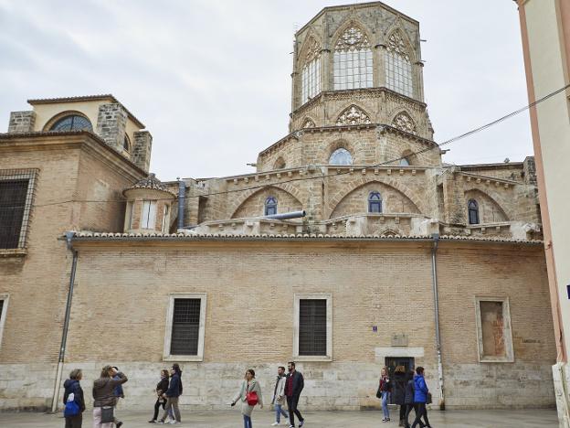 La Catedral iniciará de urgencia obras en la capilla con goteras tras lograr la licencia