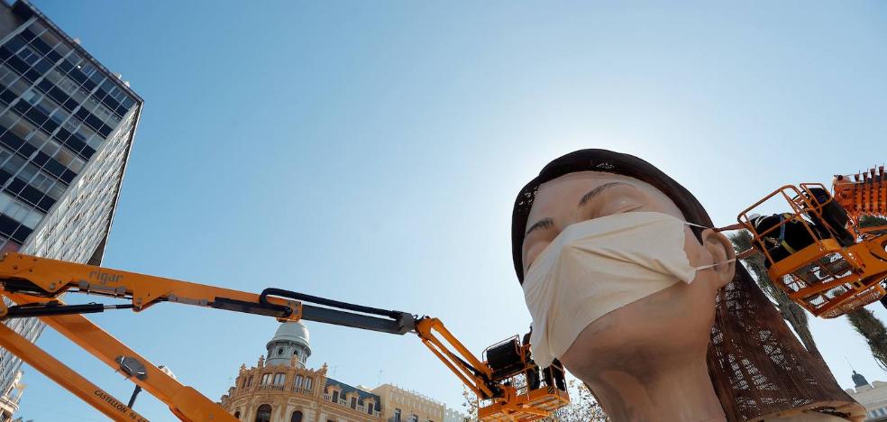 La falla municipal, con mascarilla