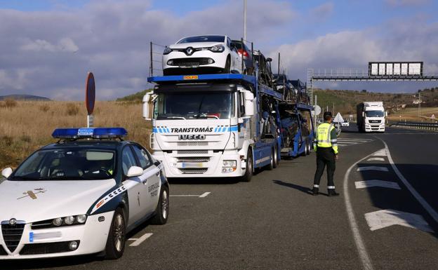 La DGT levanta todas las restricciones al tráfico de mercancías por el coronavirus