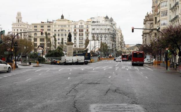 La pandemia paraliza la peatonalización de la plaza del Ayuntamiento