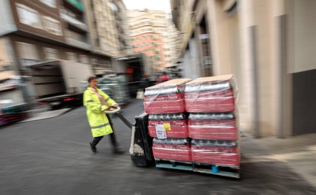 El teléfono para atender dudas de empresas, autónomos y comercios