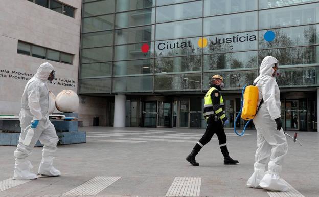 Ordenan desalojar la Ciudad de la Justicia de Valencia tras las sospechas de primeros casos de coronavirus