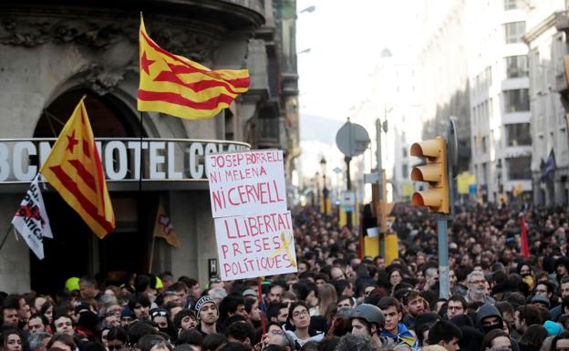 Los independentistas llaman a la ciudadanía a participar en la cacerolada contra el Rey