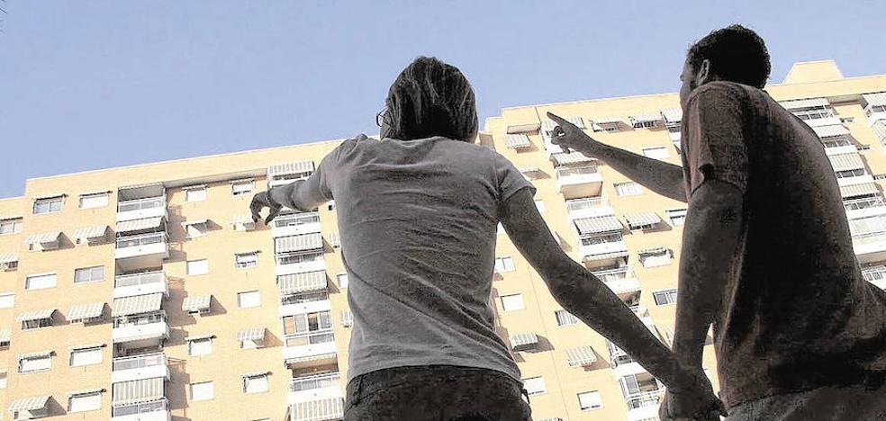 Ribó sólo adjudica 16 viviendas sociales pese a tener mil familias en lista de espera