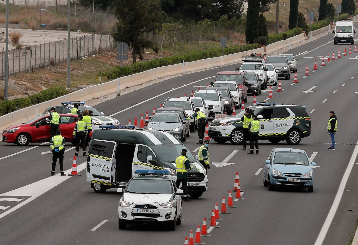 Controles en las salidas de Valencia por el coronavirus