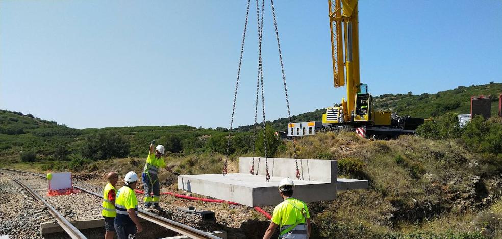 Adif suspende los procesos de contratación de obras