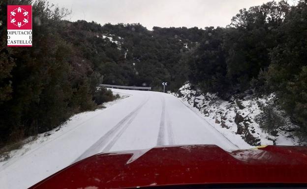 La nieve estrena la primavera en la Comunitat