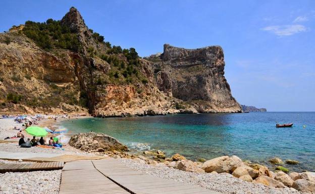 El estado de alarma impide que Costas rehabilite la cala del Moraig de Benitatxell para el verano