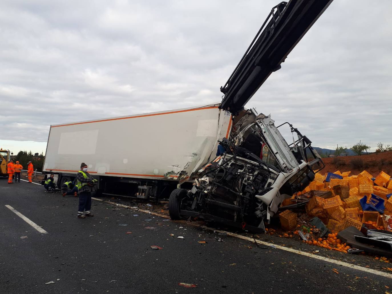 Accidente entre camiones en Utiel