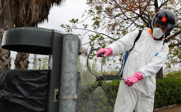 El coronavirus en la cabeza de un niño