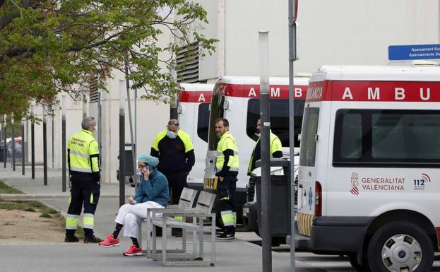 CSIF alerta de saturación en las UCI valencianas, con personal «desbordado» y sin medios