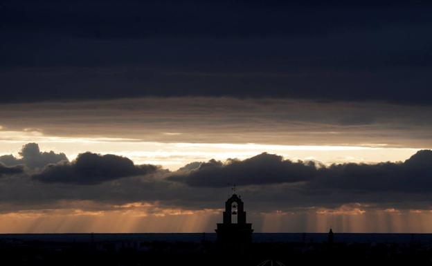 La Comunitat despide uno de los marzos con menos horas de sol y empieza abril con tormentas y granizo