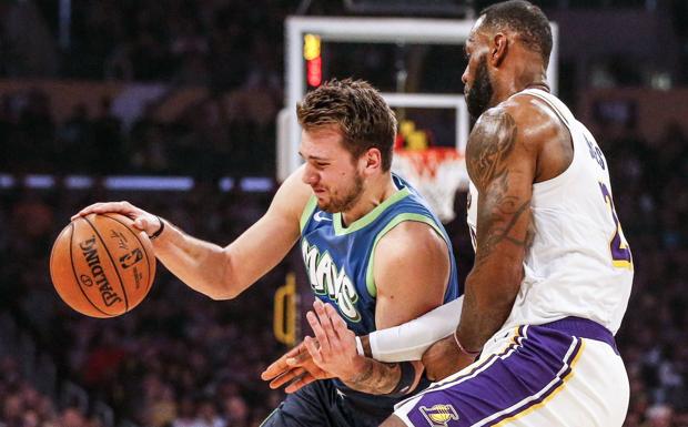 La NBA propone que los jugadores se bajen el sueldo un 50%