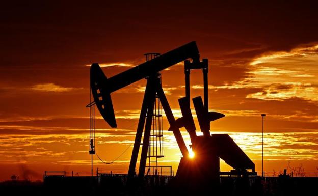 La OPEP y Rusia acuerdan recortar la producción de petróleo en diez millones de barriles al día