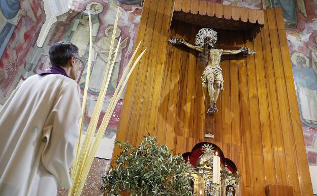 Semana Santa a puerta cerrada