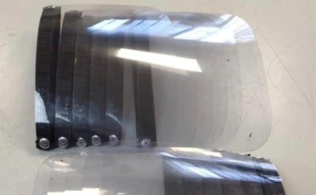Dos empresas del plástico de Alfarrasí aportan bolsas para envasar las pantallas faciales