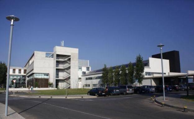 El hombre acuchillado en Gata permanece ingresado en estado grave en el Hospital de Dénia