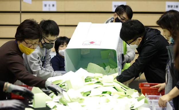 Corea del Sur celebra elecciones generales a pesar del coronavirus