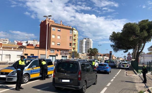 La Policía Local de Sueca sanciona a más de 250 personas desde que se decretó el estado de alarma