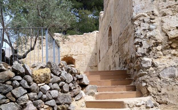 La Font restaura la muralla que se construyó hace 500 años para evitar los ataques de piratas